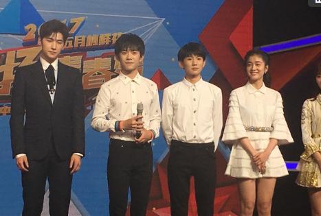 鹿晗张艺兴世界杯,鹿晗踢足球陈赫