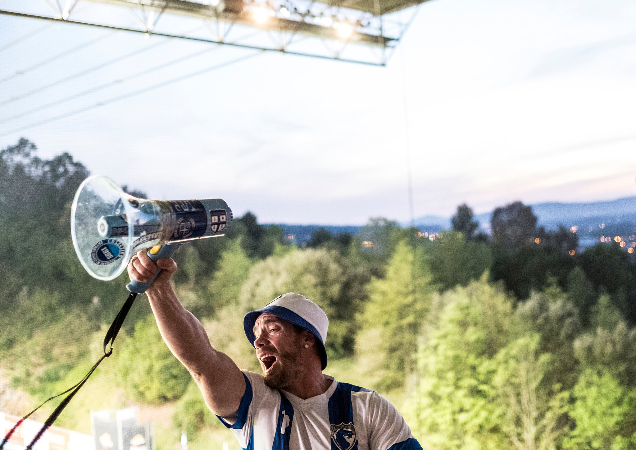 这支葡萄牙业余队脏到没人敢跟他们踢球但队长说他其实是个好人