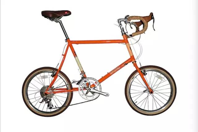 你怎么穿得像格利高里·派克？因为要参加复古骑行派对啊！