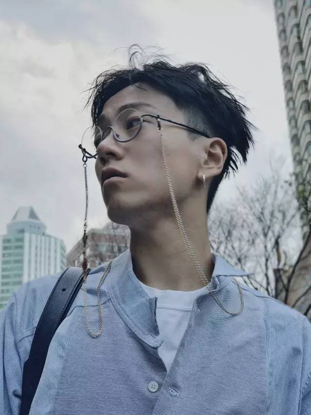 现在潮人去哪里买衣服便宜,潮人衣服哪里拿货便宜一点