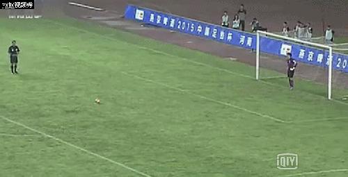 2021年韦世豪面对王大雷踢进点球,2021突尼斯对战中国王大雷扑点球
