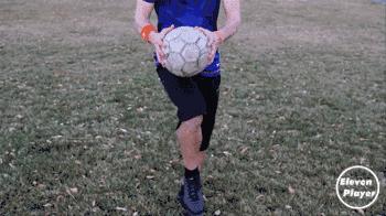 足球停高空球技巧,足球高空球第一点怎么抢