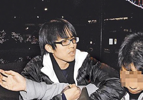 陈羽凡和狗仔,陈羽凡怒砸狗仔车完整版