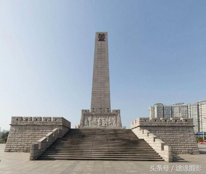 经过湖北最绕的高铁路线，直线900公里绕出了1800公里长度