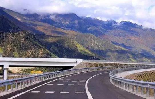 拉林高速与318国道区别,318最美拉林高速