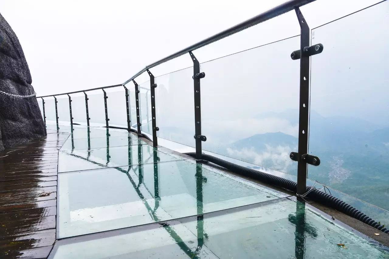 北石：江西上饶灵山告诉我，原来石头也可以一柱擎天！