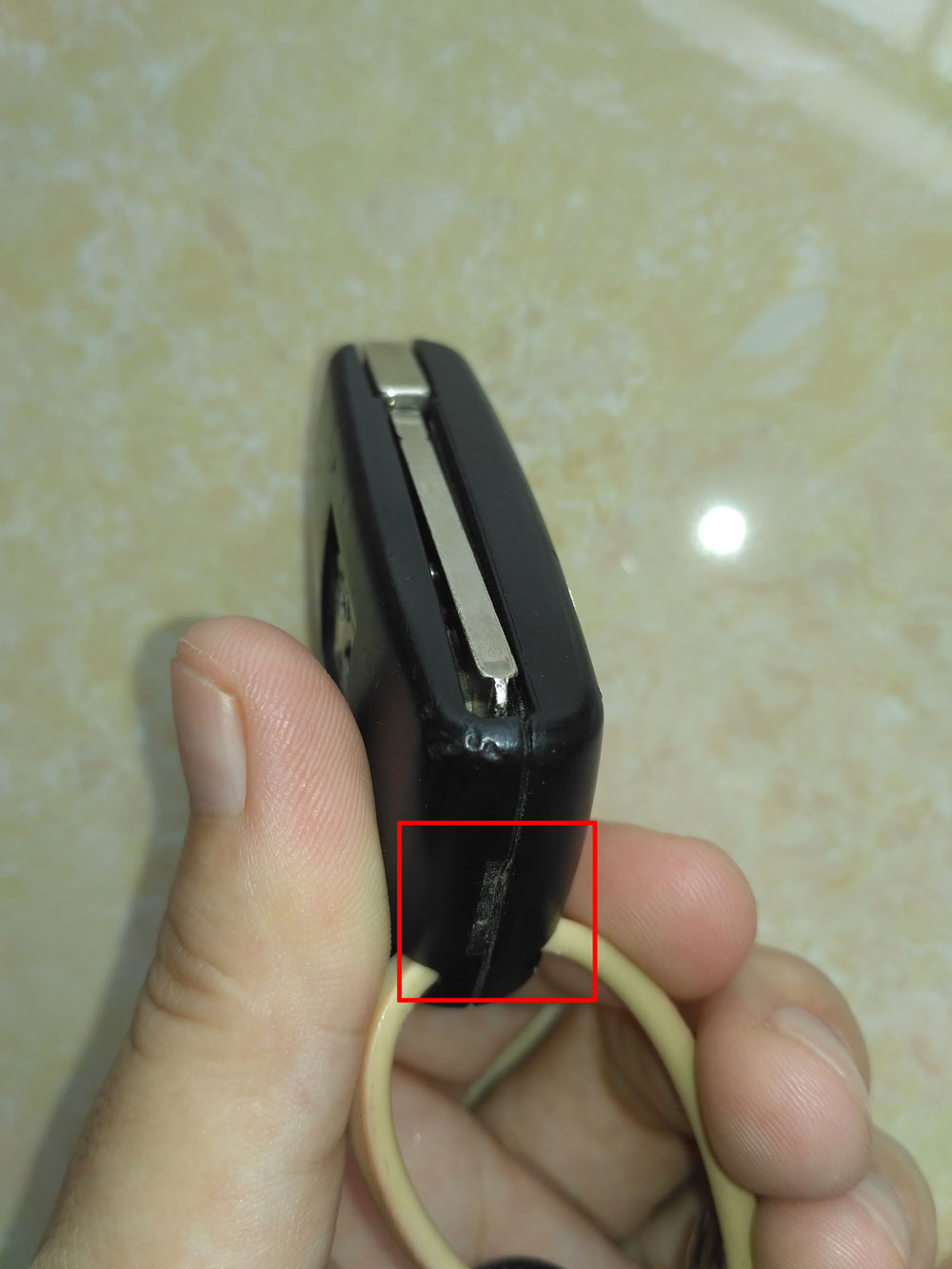 4s店换个汽车钥匙电池需要多少钱,汽车钥匙电池多少钱换一个