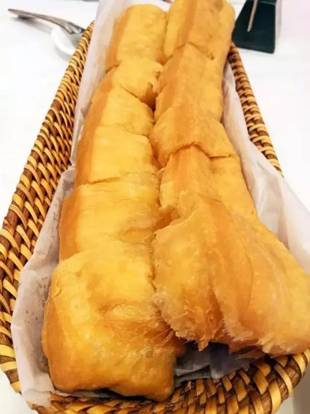 早餐店的LV：28元的油条，11元的豆浆（我不会点第二次了）