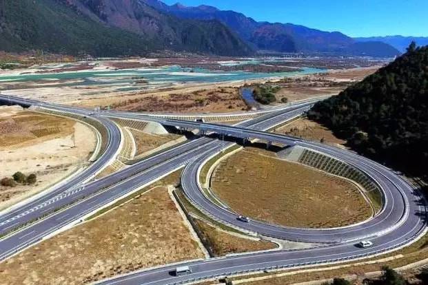 拉林高速与318国道区别,318最美拉林高速