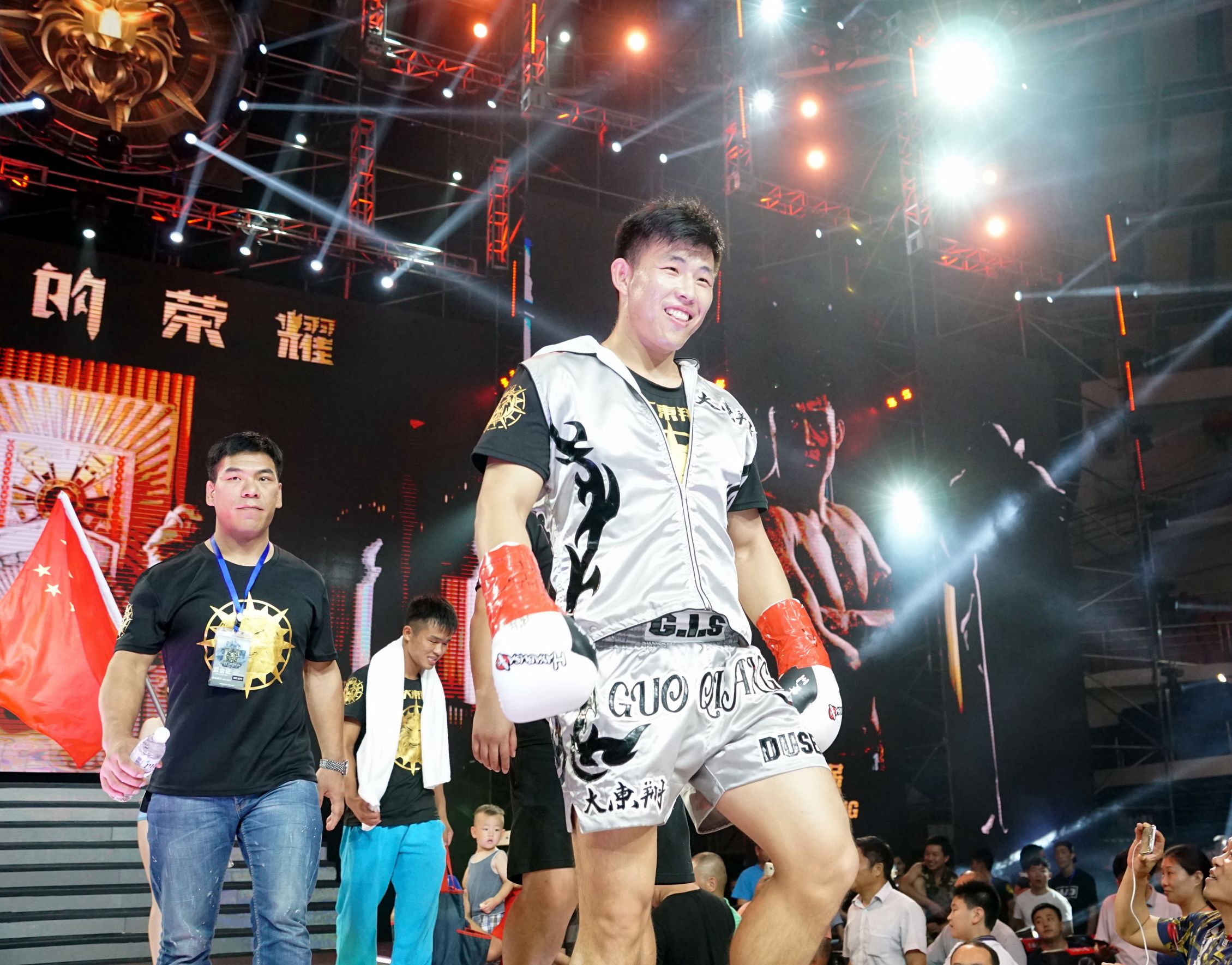 他只凭借这四个字就顶起了中国搏击大级别的一片天