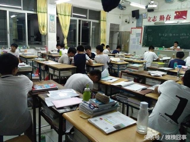 拍毕业照老师引导,这样拍毕业照最好看