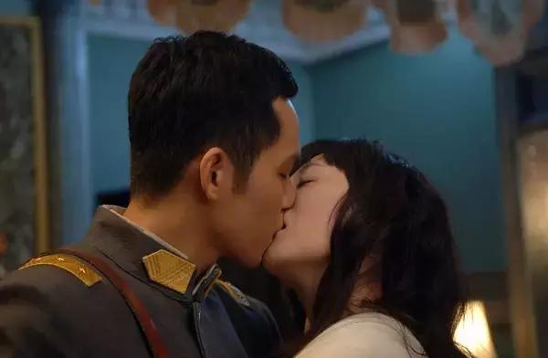 现在就只有“霸道总裁要上我”才能满足老夫抖M的少女心啦！