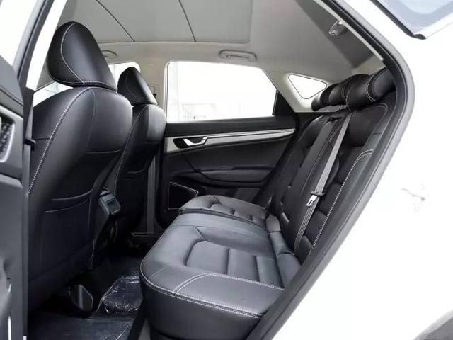 国产最美跨界suv新吉利帝豪gs评测,2017款吉利帝豪gs配置详情