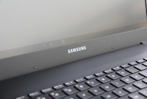 三星玄龙骑士和华硕小金刚怎么选,三星显示器玄龙骑士4k144hz