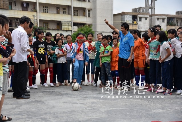 学校足球比赛凝聚力,校园足球比赛对青少年的影响