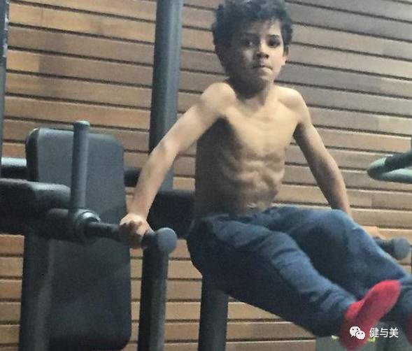 足坛肌肉男,足球肌肉男c罗