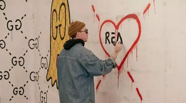 各个奢侈品牌靠什么发家的,那些奢侈的事情