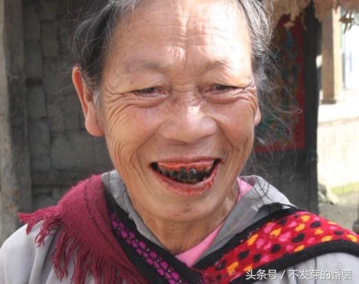 嚼槟榔放大图,槟榔的四大恐怖图片