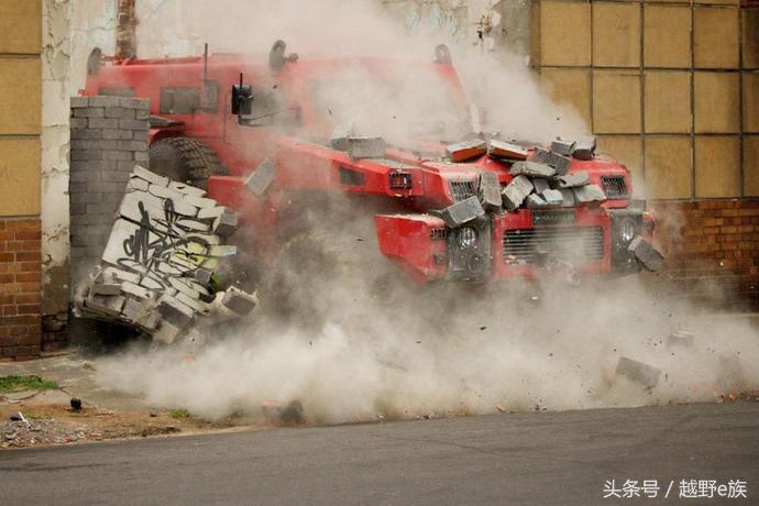 派拉蒙掠夺者越野最火爆的视频,派拉蒙掠夺者试驾视频