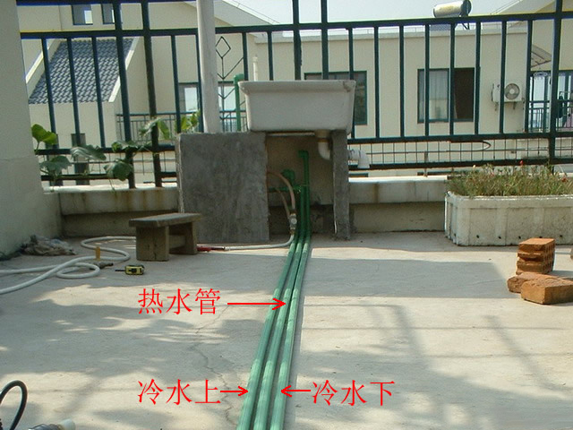 最新农村小伙在家自制太阳能,民间牛人自制太阳能