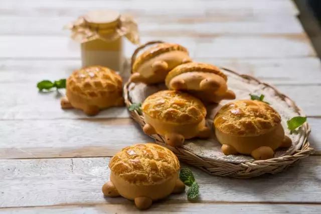 每日翻台率10多次,日均翻台8次