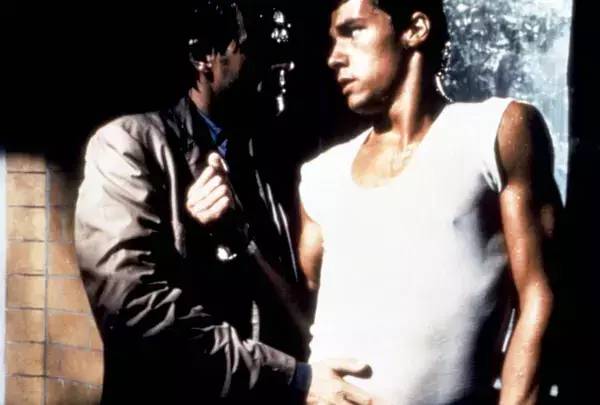 要不是导演*拍偷**女明星，这个很多人心目中的经典画面就不复存在了