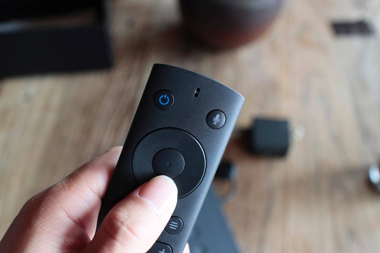 微鲸变维打击小米乐视:私人移动影院,一秒自动变焦