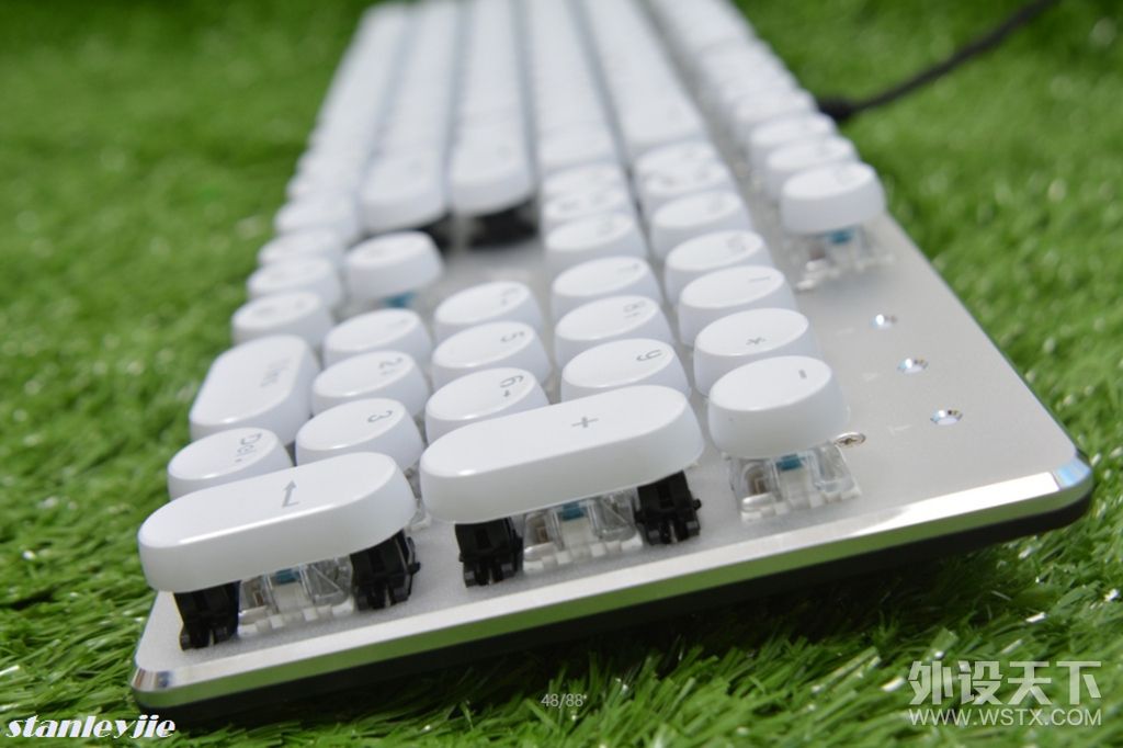 腹灵光轴机械键盘怎么样,红轴104机械键盘测评