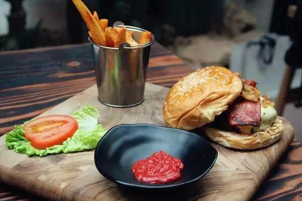 宁波南塘老街介绍,穿越百年的街市