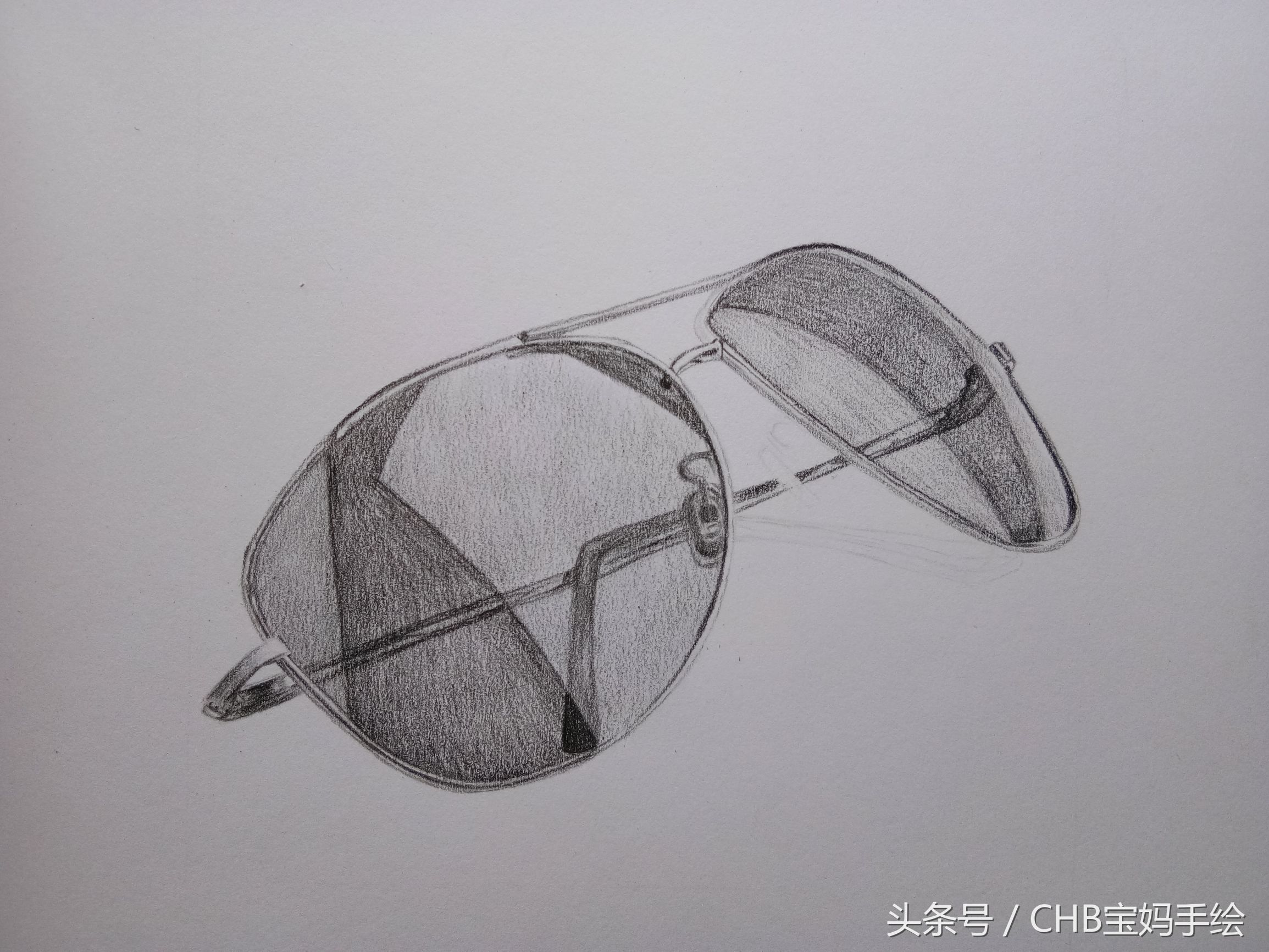 彩铅怎么画眼睛又简单又漂亮,彩铅上色眼镜