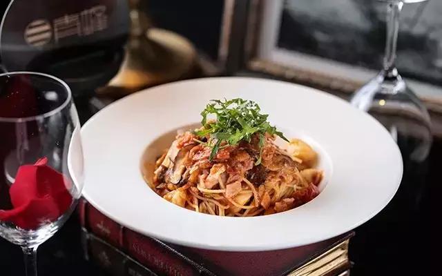 听说在这家人均仅为200左右的西餐厅吃饭的人，都实现了小目标