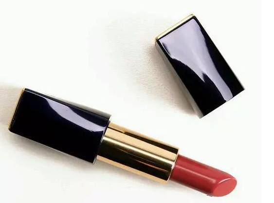 几百块可能买不到好的口红,十支口红够用吗