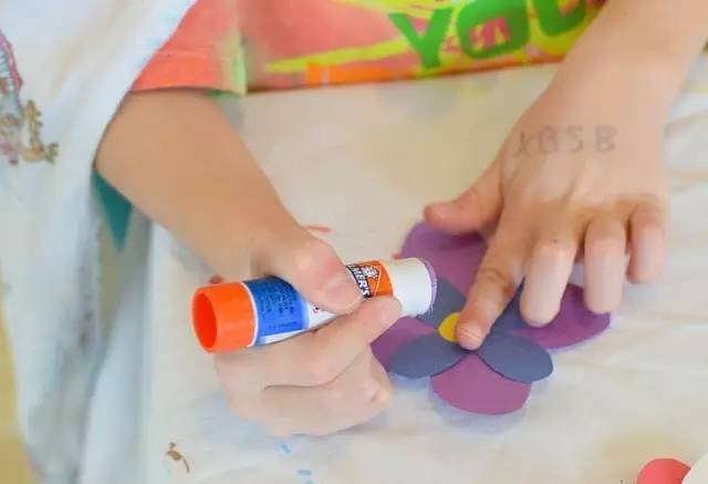 花环贺卡diy,幼儿园花朵卡纸手工贺卡