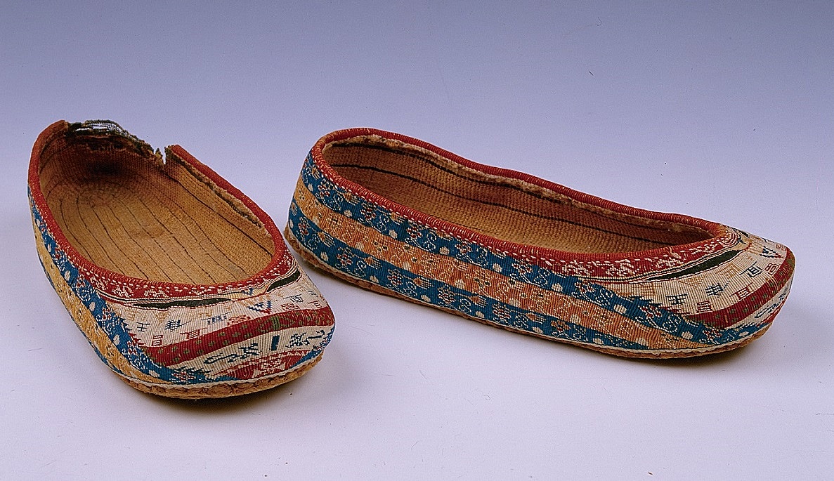 要走出的一条“丝绸之路”，怎能少的了一双西域的潮鞋？