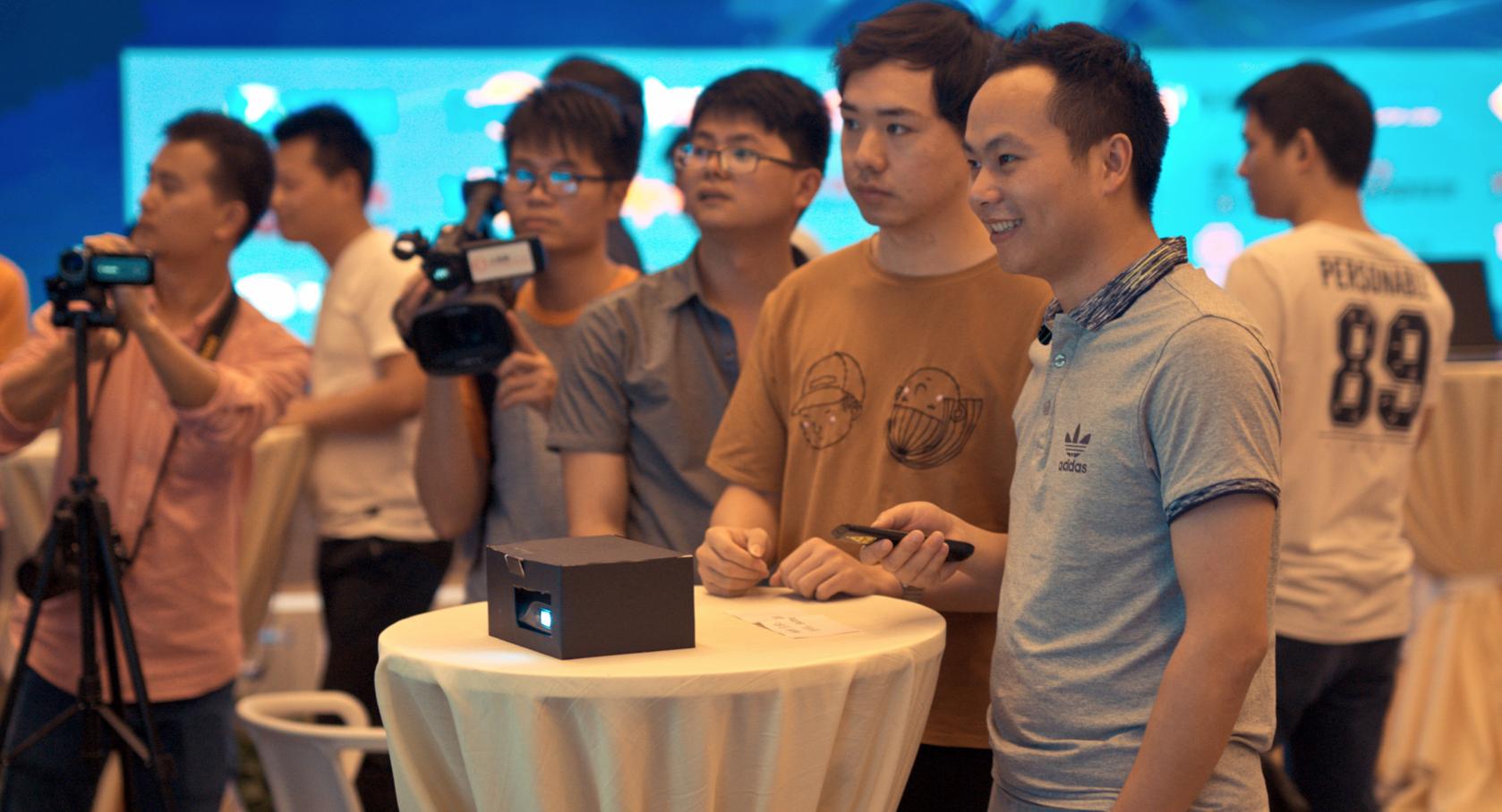 这个小黑“盒子果然是牛逼,居然打破了传统会议需求?