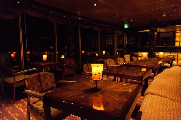 坐着豪华游轮,坐着邮轮看世界