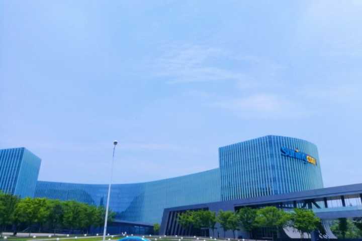 鑻忓畞鎬婚儴澶фゼ,闇囨捈鐩村嚮