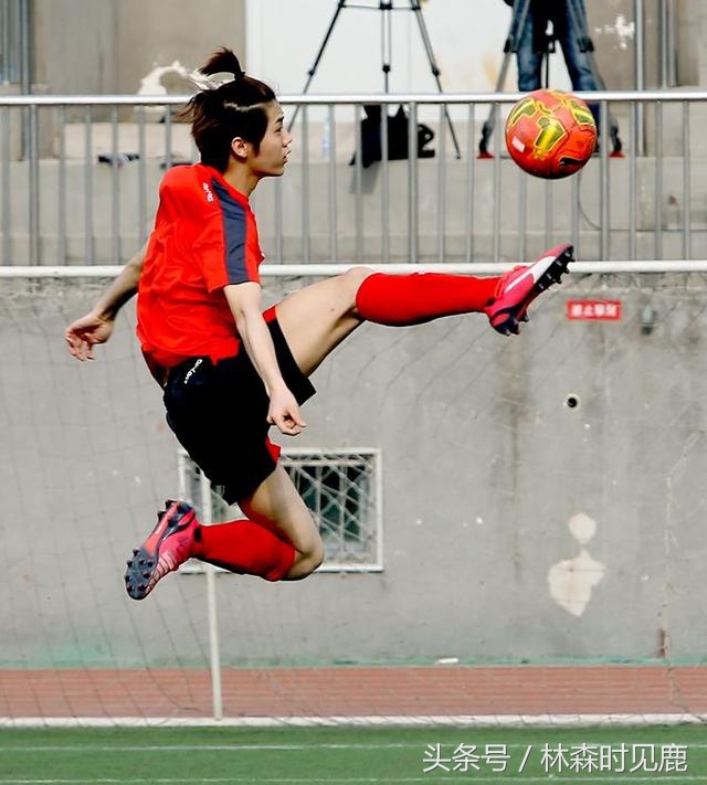 鹿晗足球小子照片,足球小将鹿晗
