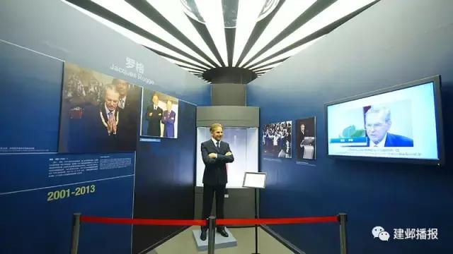 漫步南京钟山风景区,南京奥林匹克博物馆夜景