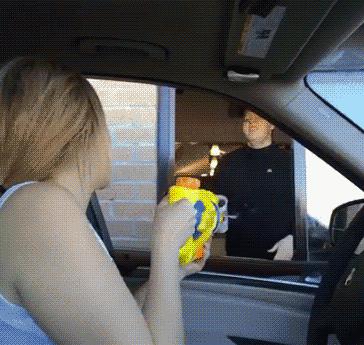 温馨的父子互动,父子俩的日常互动