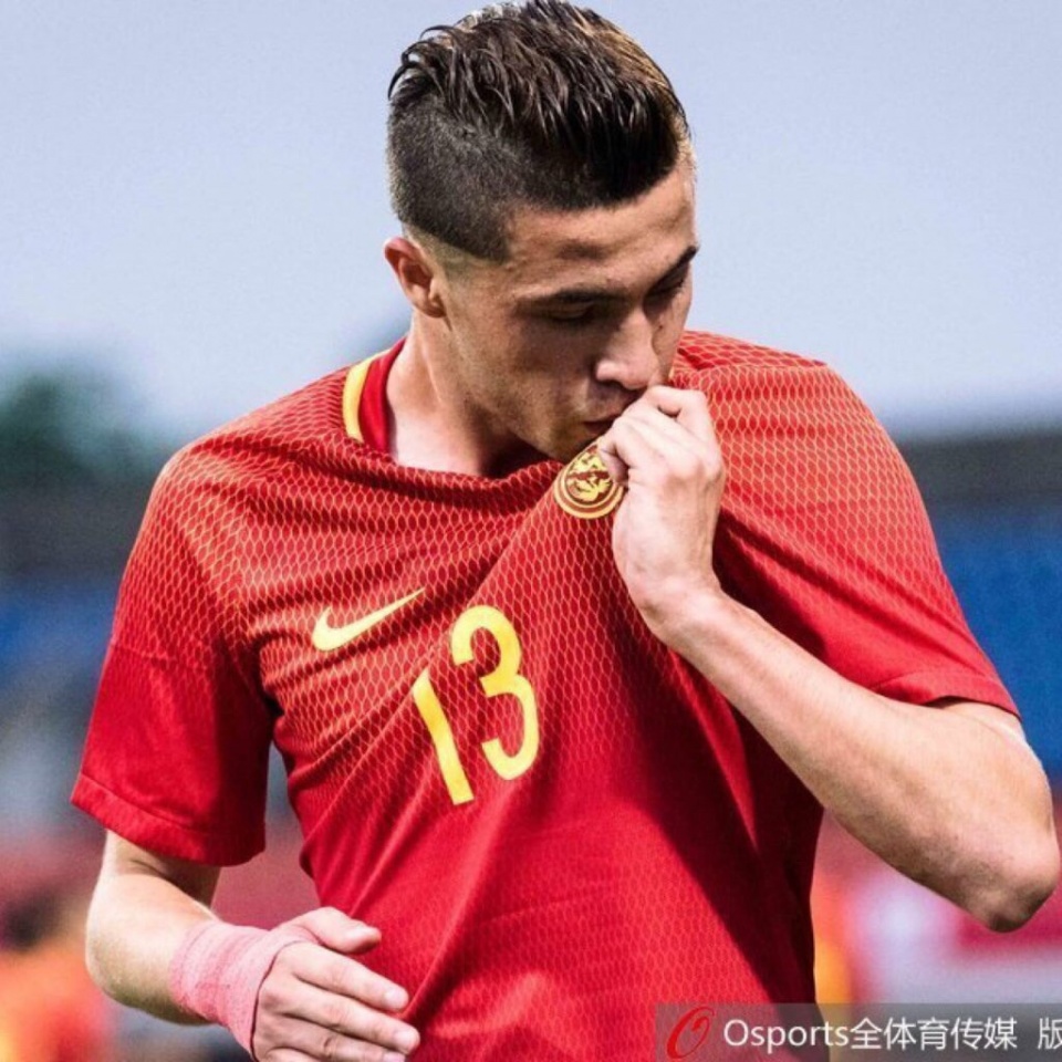 维族C罗叶尔凡倒钩惊艳全场！为何少数民族屡做少年董方卓？