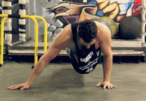 胸肌练的有点下垂怎么纠正,胸肌不对称怎么修复