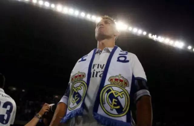 c罗我不是天生强大而是天生要强,c罗也有脆弱的一面