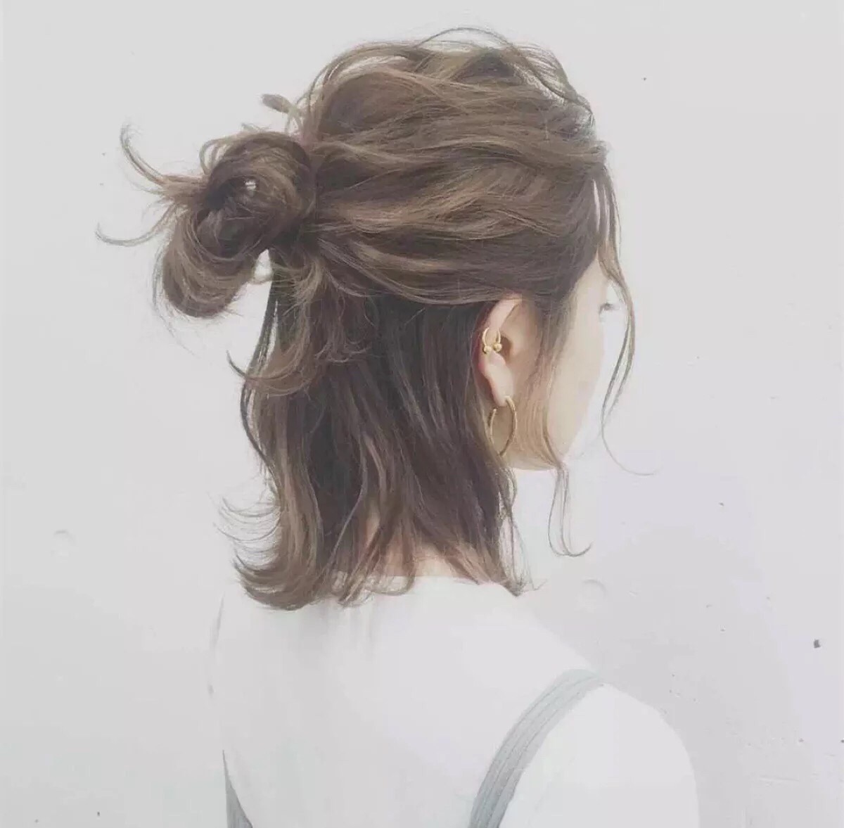 手把手教你扎超火的炸毛丸子头,一扎丸子头就炸毛