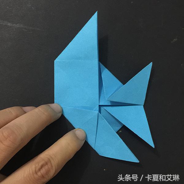 小鱼可以游的手工教程,会游的小鱼手工制作