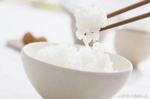 饭夹生了怎么微波炉补救,饭夹生了怎么补救