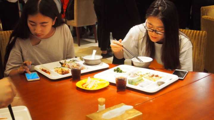 鑻忓畞鎬婚儴澶фゼ,闇囨捈鐩村嚮