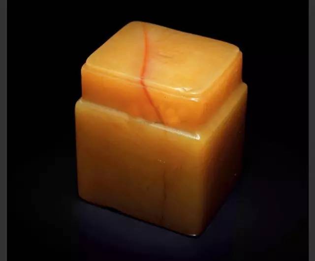 田黄为什么这么贵,真品田黄的真假识别与收藏价值