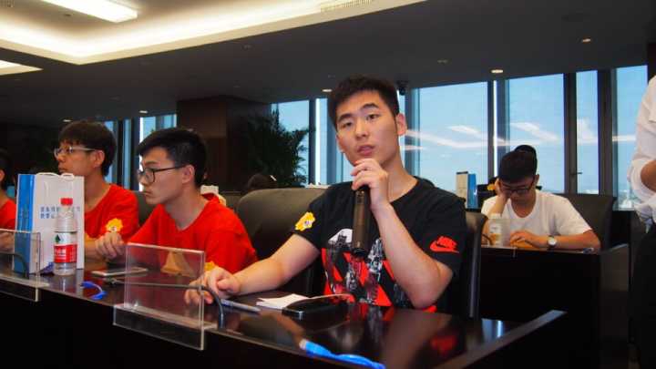 鑻忓畞鎬婚儴澶фゼ,闇囨捈鐩村嚮