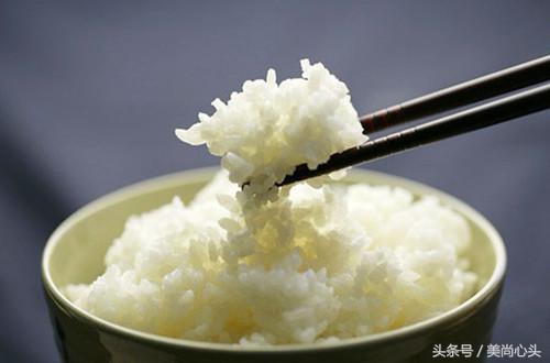 饭夹生了怎么微波炉补救,饭夹生了怎么补救